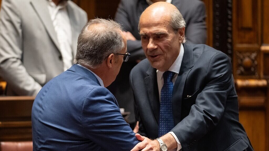 José Caros Mahía y Pablo Abdala durante la iInterpelación a Mahía en la Cámara de Diputados. Foto: Santiago Mazzarovich / adhocFOTOS