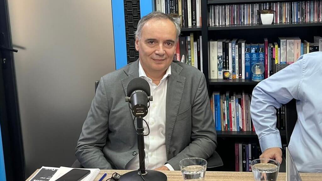 Alejandro Ferrari. Gerente de promoción de inversiones & Aftercare en Uruguay XXI, máster en Administración de Empresas, e Ingeniero Agrónomo.