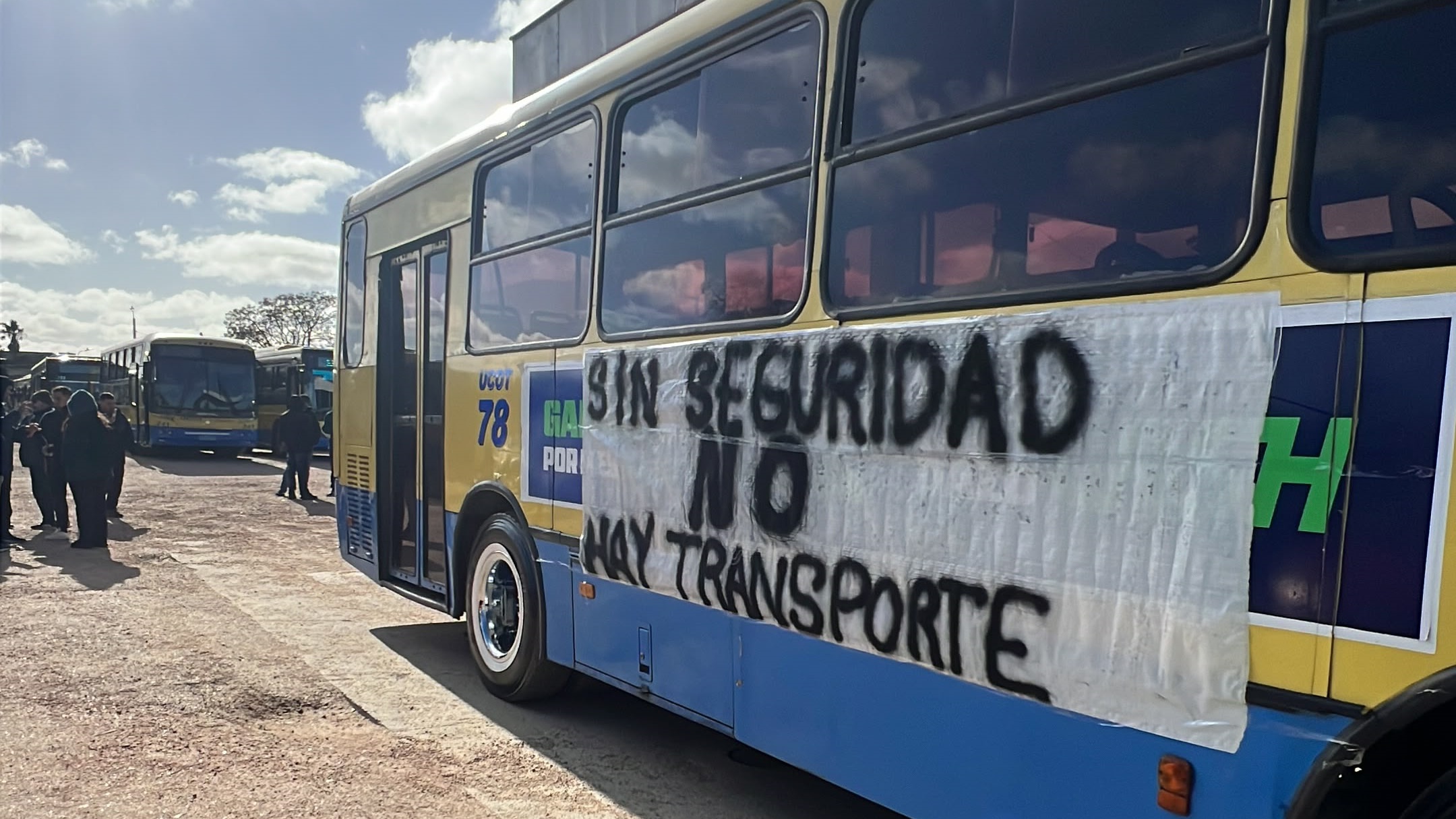 Secuestro de un ómnibus por hinchas violentos: "Cuando hay partidos de fútbol los compañeros" del transporte sufren situaciones parecidas, dijo Matías Costa (ASCOT)