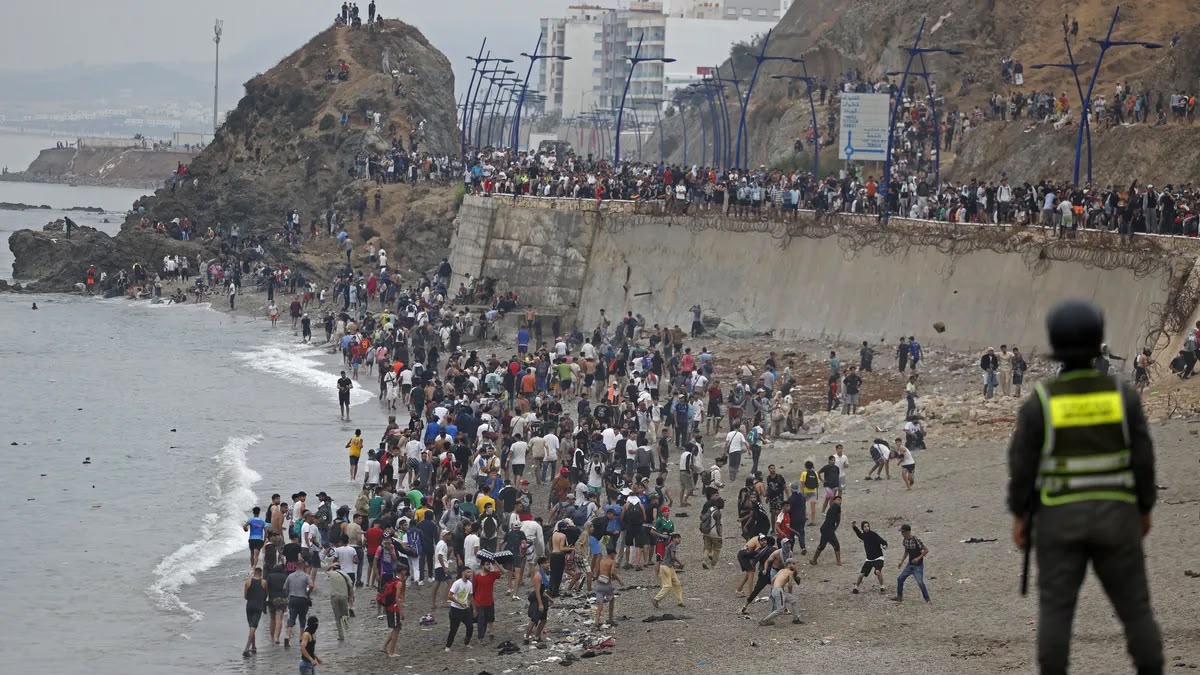 Crisis migratoria en Ceuta: “A España le interesa tener buena relación con Marruecos”, dice el periodista Homero Fernández