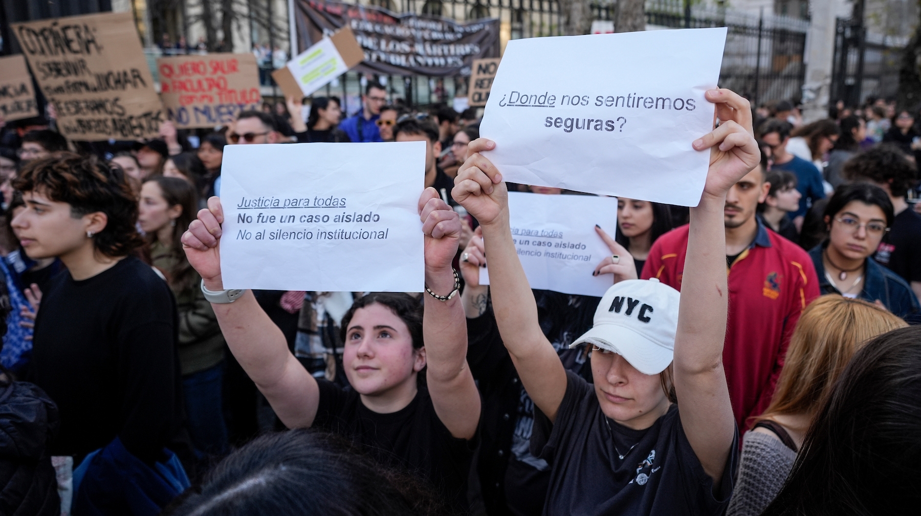 “La persona que denuncia se ve expuesta a toda una burocracia”: Estudiantes de Medicina cuestionan mecanismos de Udelar para atender casos de acoso. Con Pablo Martínez (CGU)
