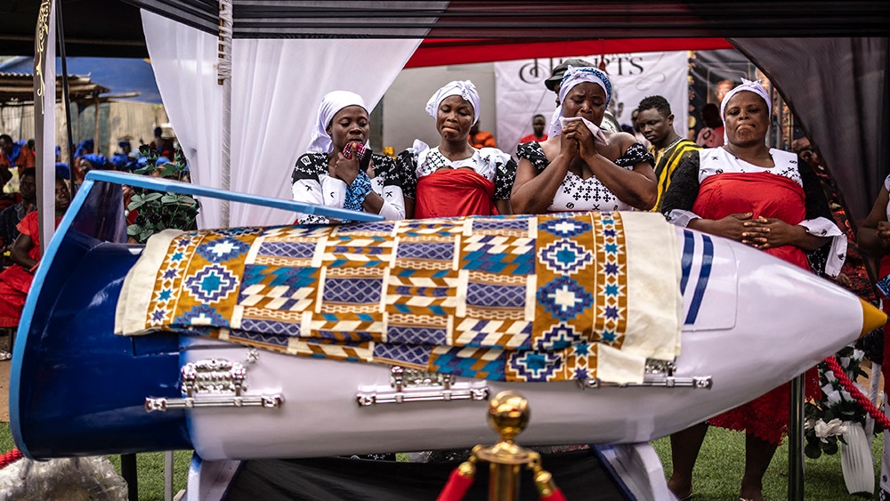 La muerte en África: “No es una despedida, sino un pasaje a otro tipo de existencia”, dice Mercedes Sayagués