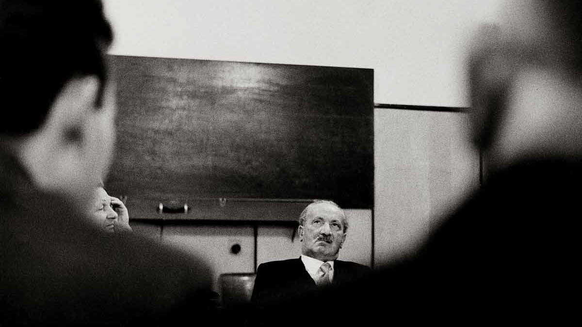 La Mesa de Filósofos | ¿Quién fue Martin Heidegger y por qué es considerado uno de los filósofos más influyentes del siglo XX?